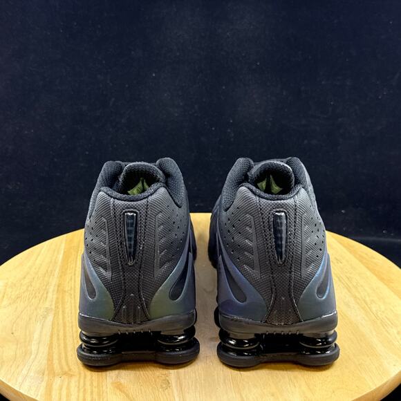 Nike Shox R4 SE Men\'s Black Seaweed Iridescent Size 12.5 IM6596 001 main image 5